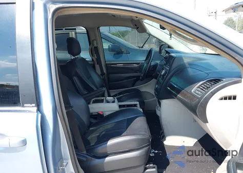 2013 Chrysler Town & Country Touring z USA, uszkodzony, nr VIN 2C4RC1BG9DR807952